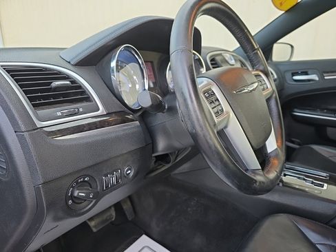 Used 2011 Chrysler 300 Limited w/ Sound Group image 14