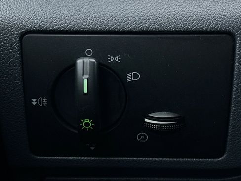 Used 2011 Ford Transit Connect XLT Premium image 23