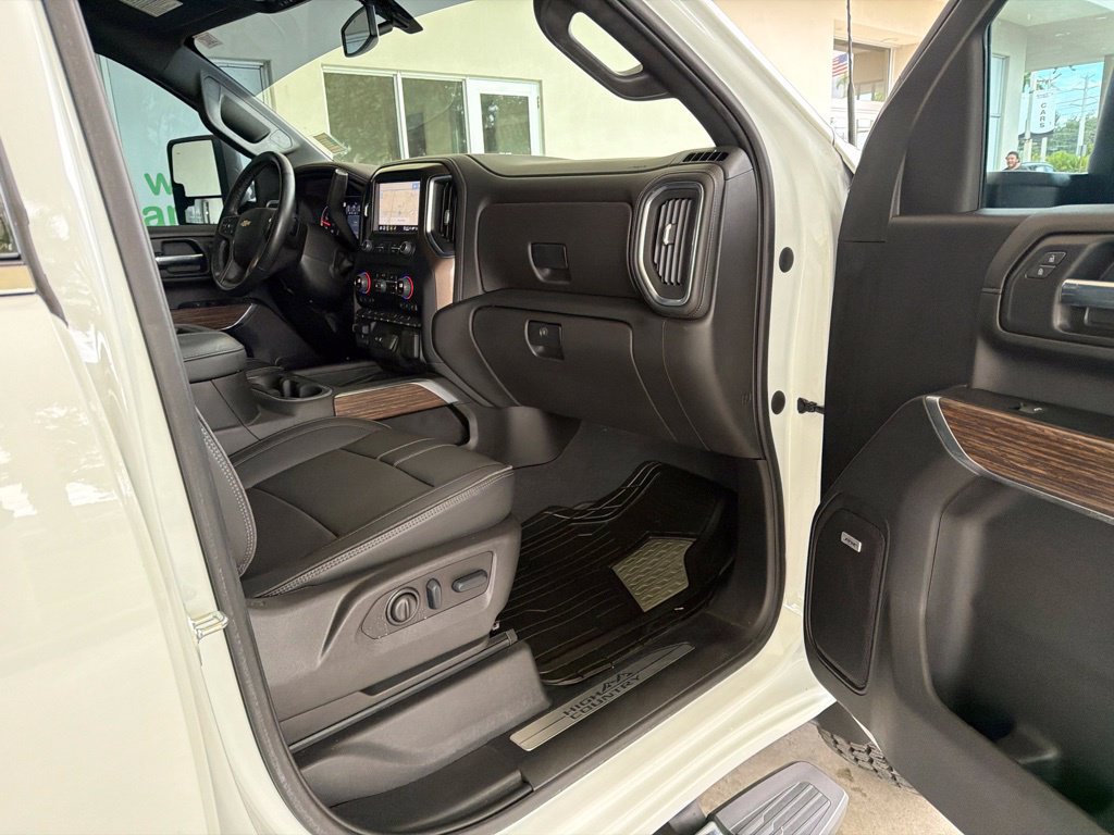 Used 2022 Chevrolet Silverado 2500 High Country w/ Z71 Off-Road Package AWD/4WD image 33