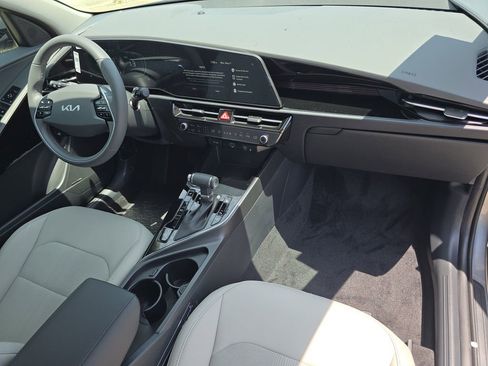 New 2026 Kia Niro EX FWD image 12