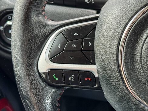 Used 2019 Jeep Renegade Trailhawk w/ UConnect 8.4 Nav Group AWD/4WD image 26