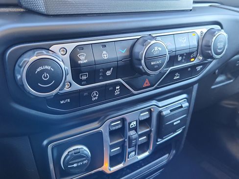 Used 2022 Jeep Gladiator Sport image 20