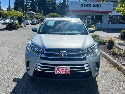 Used 2017 Toyota Highlander Limited AWD/4WD image 5