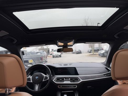 Used 2021 BMW X7 M50i image 53