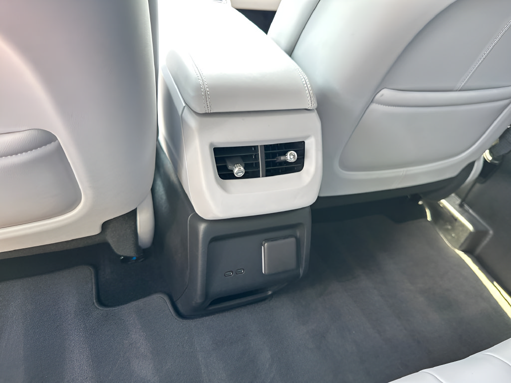 Certified 2025 Cadillac Optiq Sport 1 AWD/4WD image 37