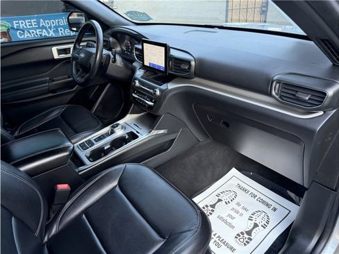 Used 2020 Ford Explorer XLT w/ Equipment Group 202A image 38