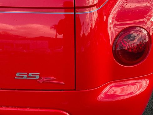 Used 2004 Chevrolet SSR w/ Preferred Equipment Group image 19