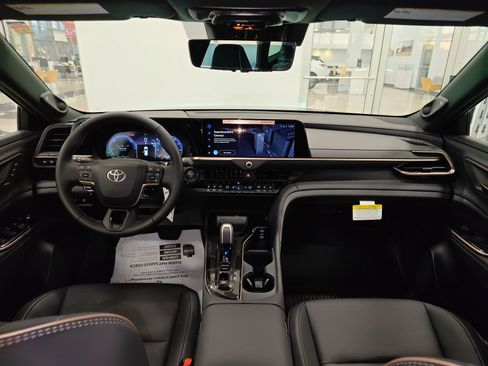 New 2025 Toyota Crown Signia image 32