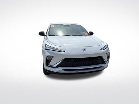 Used 2025 Buick Envista Sport Touring image 18