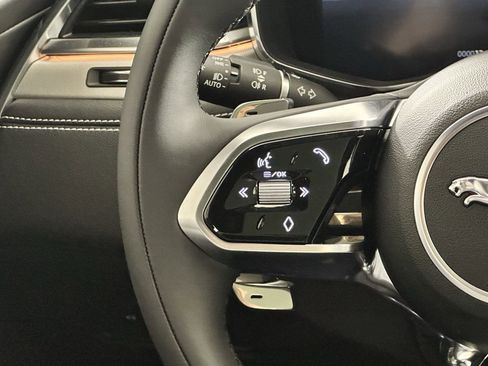 Used 2026 Jaguar F-PACE R-Dynamic S image 15