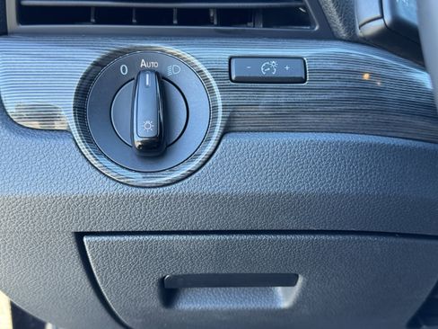 Used 2022 Volkswagen Passat 2.0T R-Line image 31