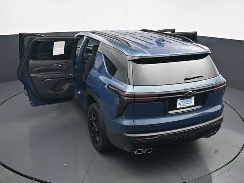 Used 2024 Chevrolet Traverse LT w/ Midnight/Sport Edition FWD image 31