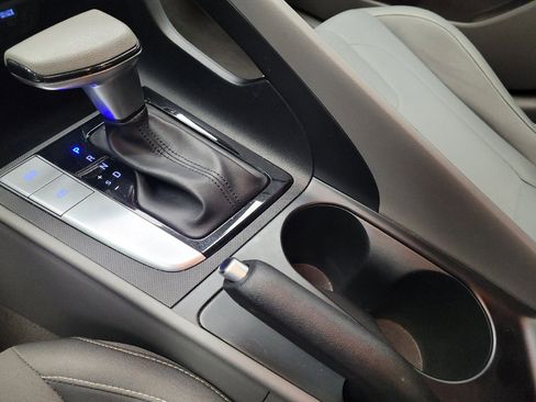 Used 2022 Hyundai Elantra SEL FWD image 26