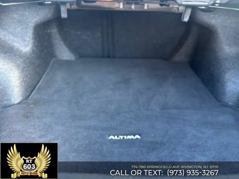 Used 2024 Nissan Altima 2.5 SR FWD image 7