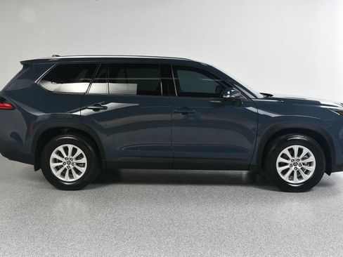Used 2024 Toyota Grand Highlander AWD Hybrid image 4