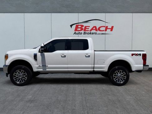 Used 2017 Ford F250 Lariat w/ Lariat Ultimate Package AWD/4WD image 7