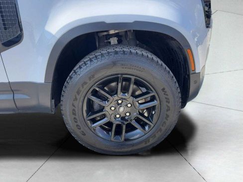 Used 2021 Land Rover Defender 90 image 56