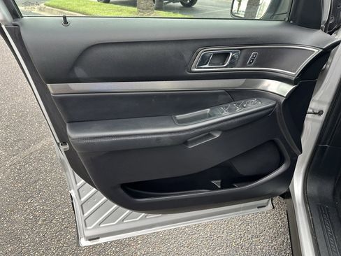 Used 2019 Ford Explorer XLT w/ Equipment Group 202A image 10