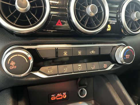 Used 2023 Nissan Sentra SV FWD image 19