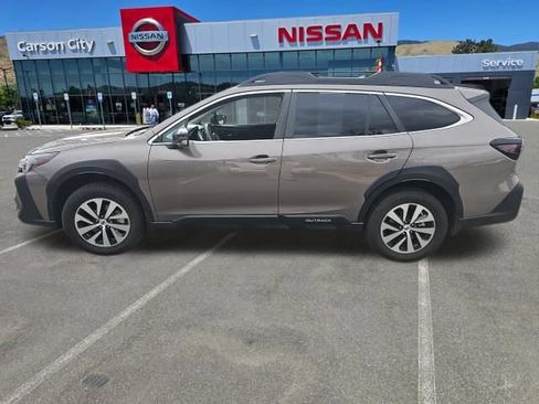 Used 2024 Subaru Outback Premium AWD/4WD image 1