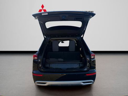 Used 2022 Mitsubishi Outlander SE image 9