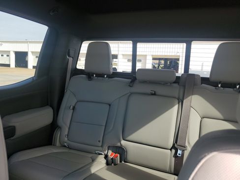 Used 2021 GMC Sierra 1500 SLT w/ SLT Premium Package AWD/4WD image 28