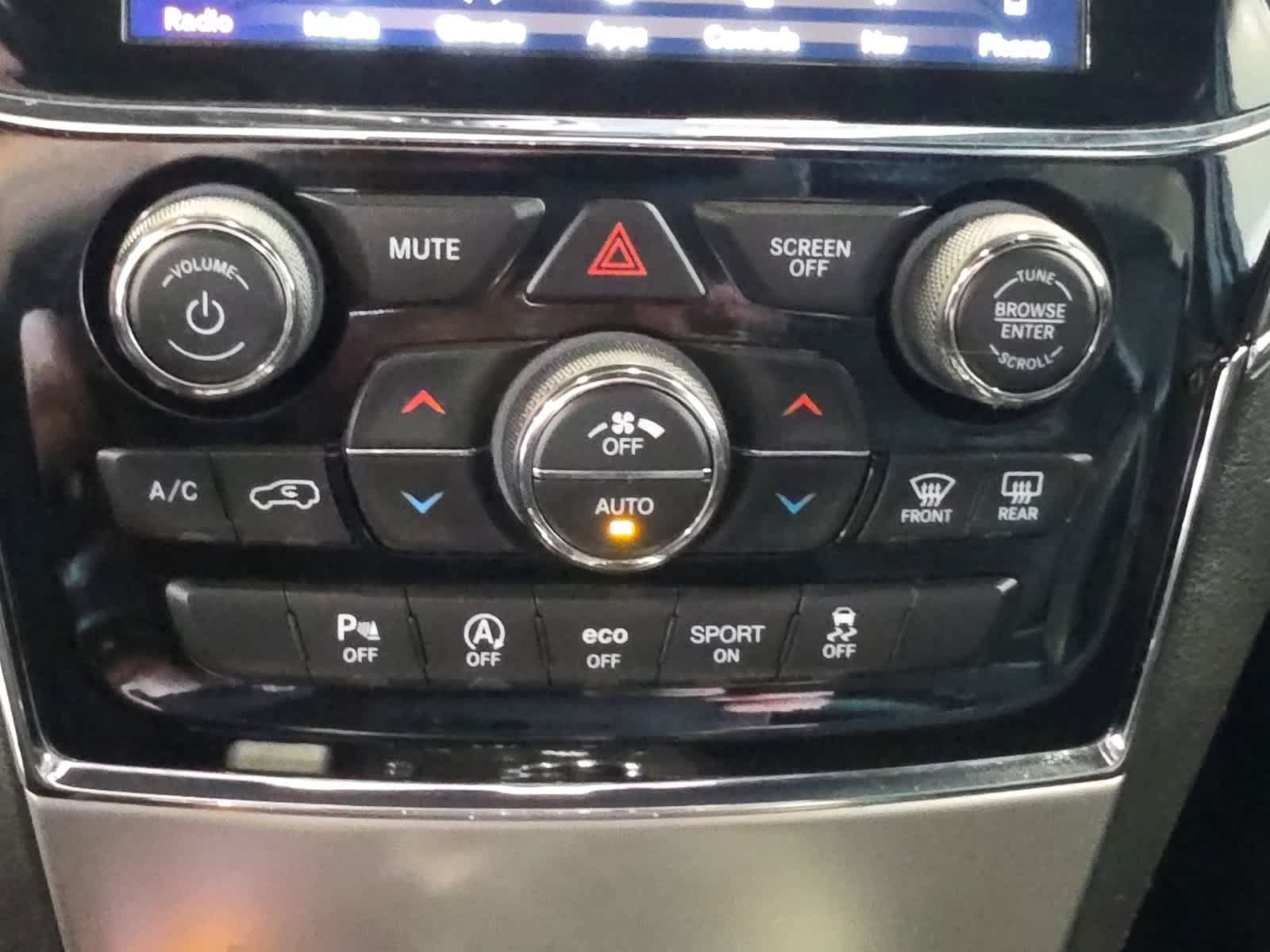 Used 2019 Jeep Grand Cherokee Limited AWD/4WD image 25