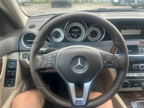 Used 2014 Mercedes-Benz C 250 Sedan image 8