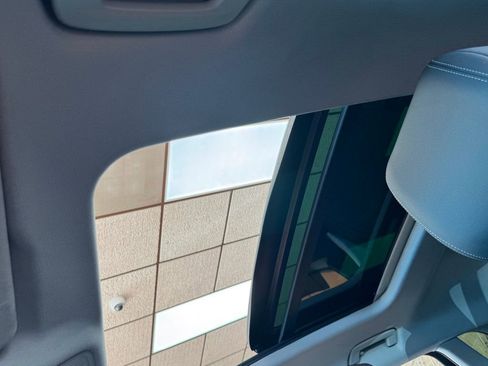 Used 2021 Audi e-tron Premium w/ Convenience Plus Package image 33