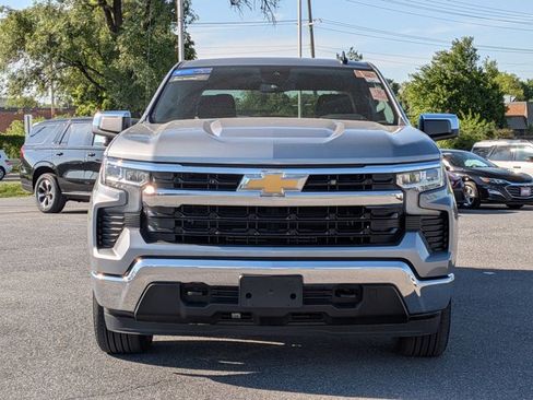 Used 2023 Chevrolet Silverado 1500 LT AWD/4WD image 2