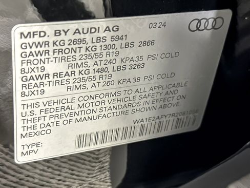 Used 2024 Audi Q5 e Premium Plus w/ Premium Plus Package image 26