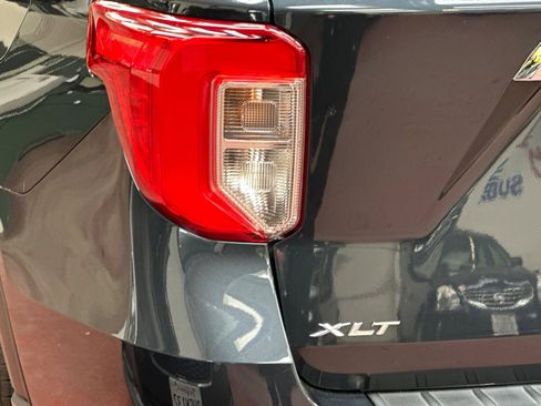 Used 2023 Ford Explorer XLT image 37