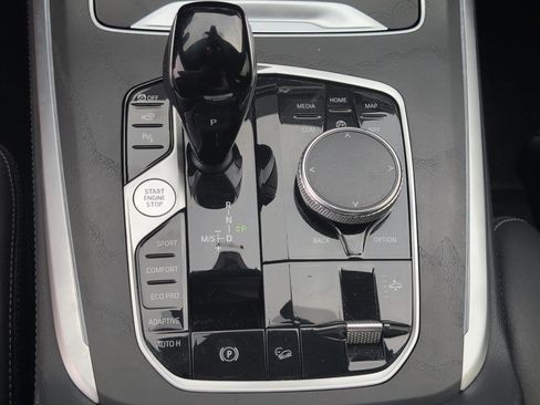 Used 2022 BMW X7 xDrive40i w/ M Sport Package image 21