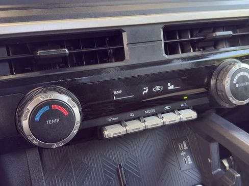 Used 2024 Toyota Tacoma SR RWD image 22