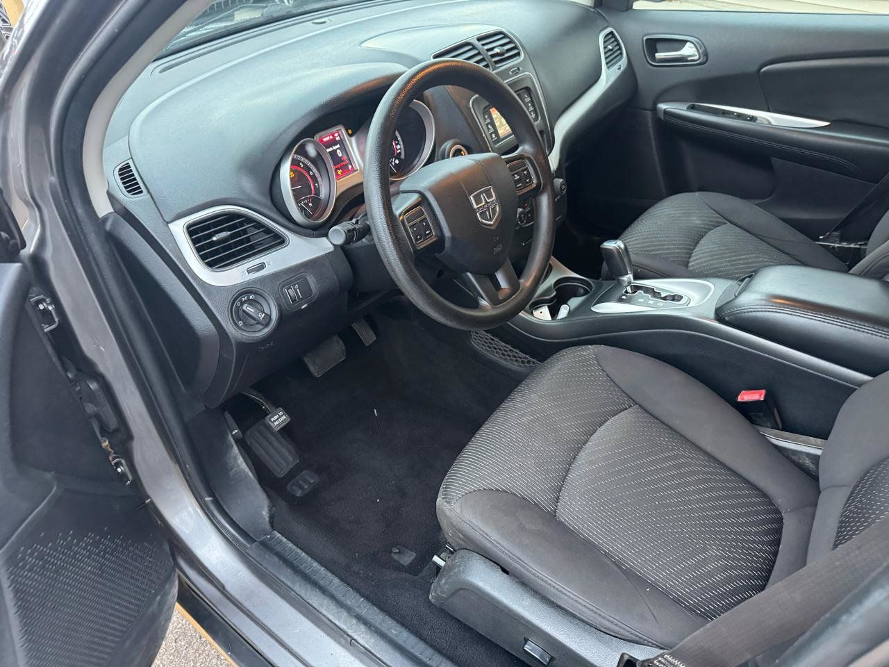 Used 2013 Dodge Journey SXT w/ Flexible Seating Group FWD image 11