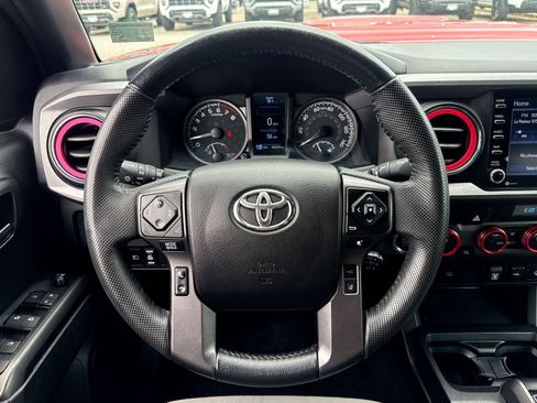 Used 2022 Toyota Tacoma TRD Sport AWD/4WD image 16