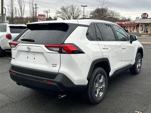 New 2025 Toyota RAV4 XLE image 4
