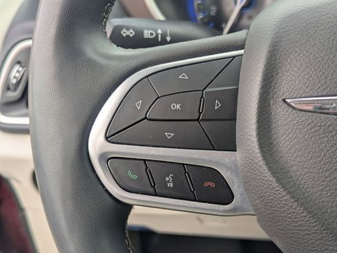 Used 2023 Chrysler Voyager LX image 19