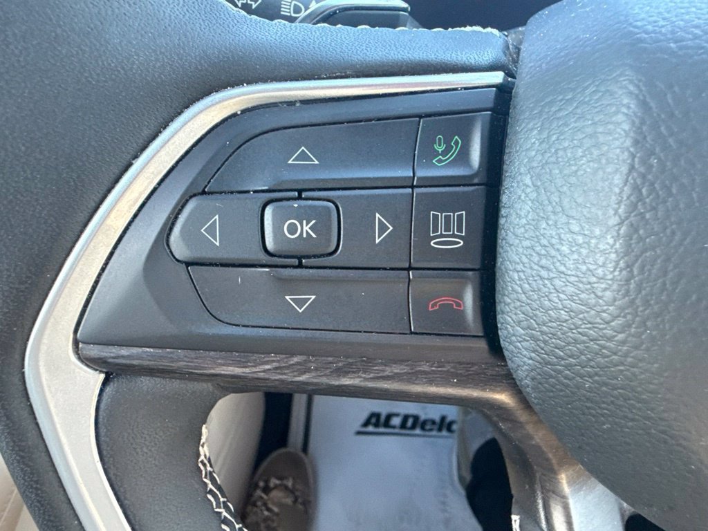 Used 2025 Jeep Grand Cherokee Limited AWD/4WD image 22