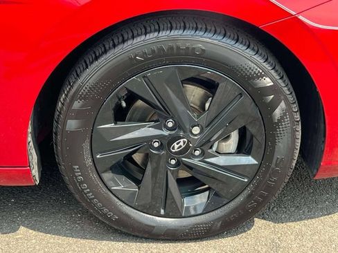 Certified 2023 Hyundai Elantra SEL FWD image 9