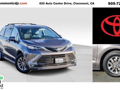 Used 2021 Toyota Sienna XLE