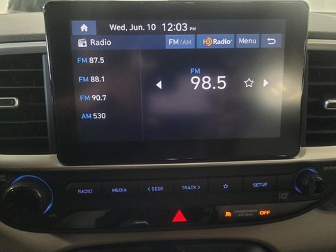 Used 2023 Hyundai Venue SEL FWD image 25