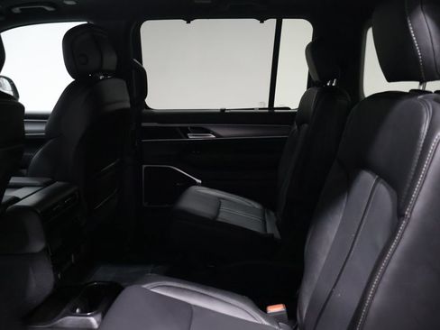 New 2026 Jeep Grand Wagoneer Limited image 9