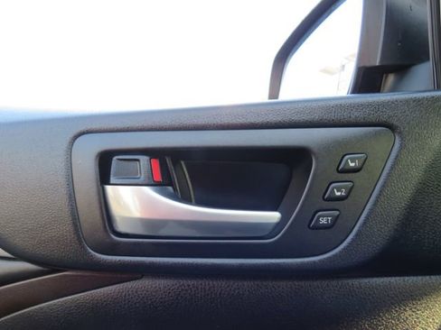 Used 2018 Toyota Highlander Limited image 39