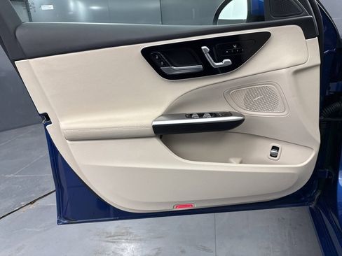 Used 2023 Mercedes-Benz C 300 4MATIC Sedan image 13