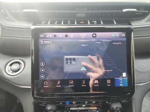 New 2025 Jeep Grand Cherokee L Overland w/ Luxury Tech Group IV image 6