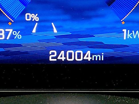Used 2025 Chevrolet Equinox EV RS FWD image 15