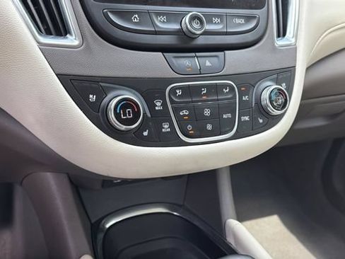 Used 2023 Chevrolet Malibu LT FWD image 30