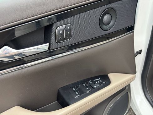 Certified 2023 Lincoln Nautilus Reserve w/ Equipment Group 201A image 16