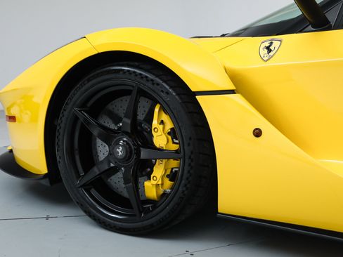 Used 2014 Ferrari LaFerrari image 24